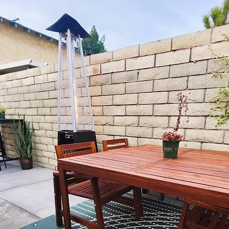 Cozy Newly Remodeled Close To Hot Attractions Disneyland, Beach, Knott's Berry Farm Holiday home *