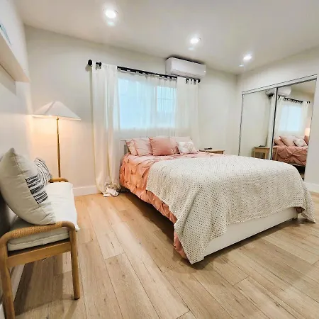 Holiday home Cozy Newly Remodeled Close To Hot Attractions Disneyland, Beach, Knott's Berry Farm Garden Grove