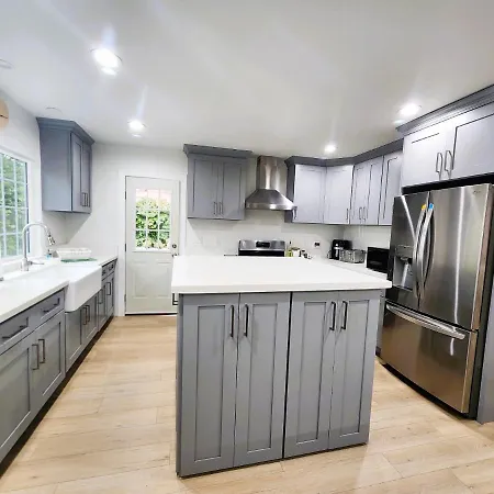 Cozy Newly Remodeled Close To Hot Attractions Disneyland, Beach, Knott's Berry Farm *