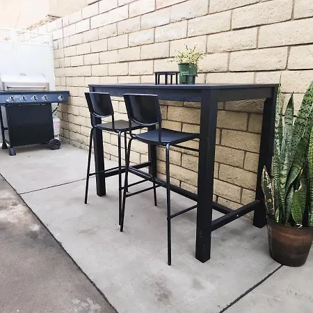 Cozy Newly Remodeled Close To Hot Attractions Disneyland, Beach, Knott's Berry Farm