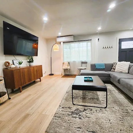 Holiday home Cozy Newly Remodeled Close To Hot Attractions Disneyland, Beach, Knott's Berry Farm