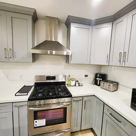 Cozy Newly Remodeled Close To Hot Attractions Disneyland, Beach, Knott's Berry Farm Holiday home *