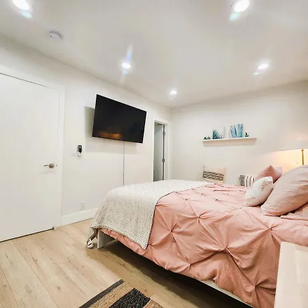 Cozy Newly Remodeled Close To Hot Attractions Disneyland, Beach, Knott's Berry Farm * Garden Grove